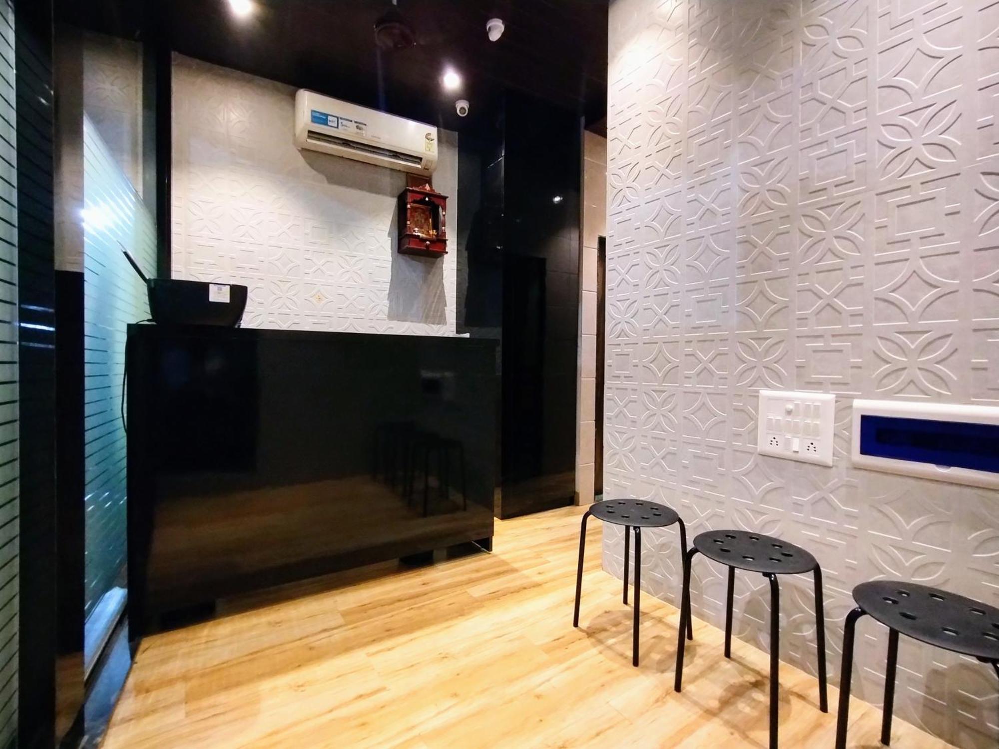 Hotel Eros - Nr Airport T2 Mumbai